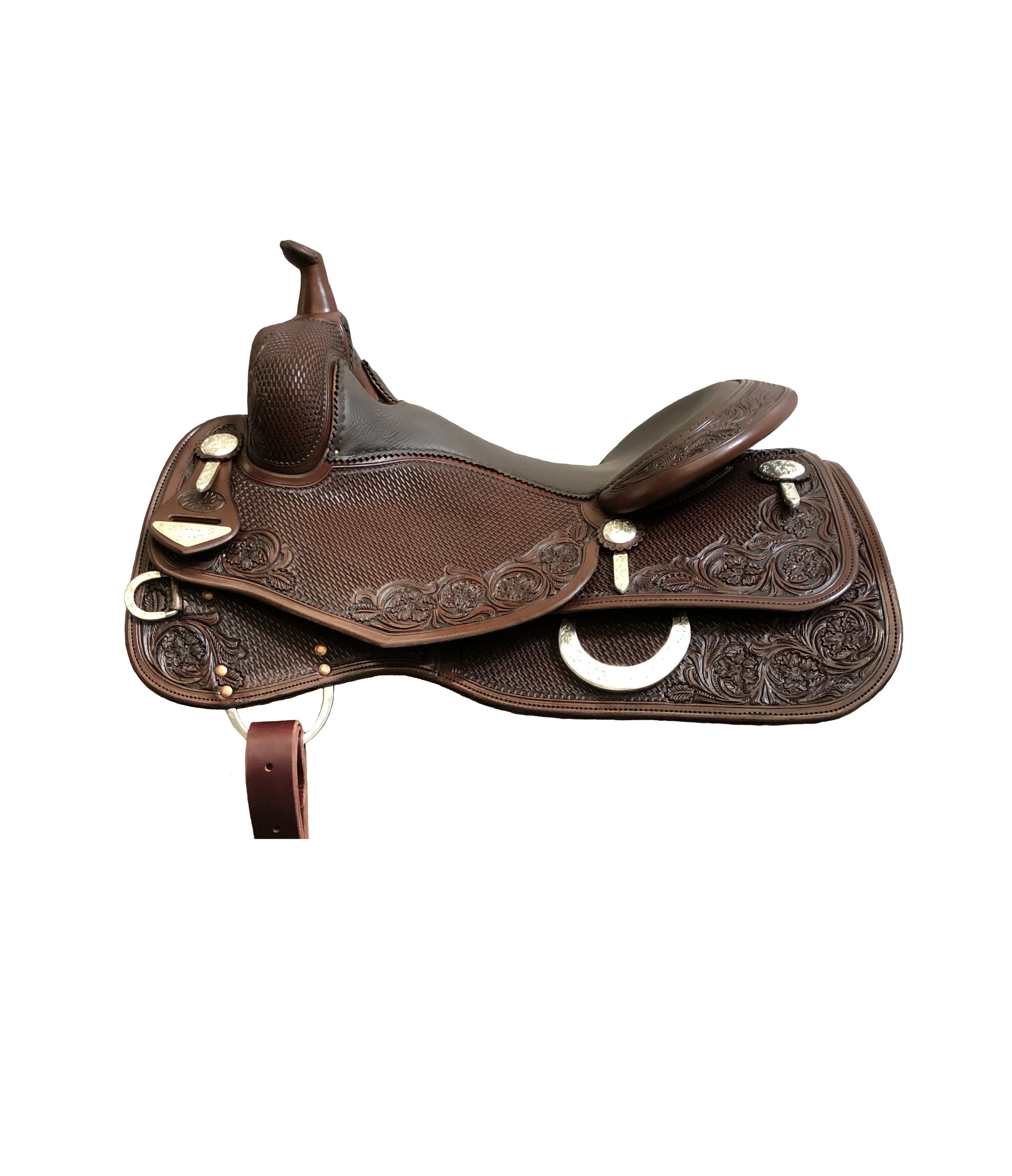 Round skirt style for short-backed horses with enhanced saddle fit and comfort.